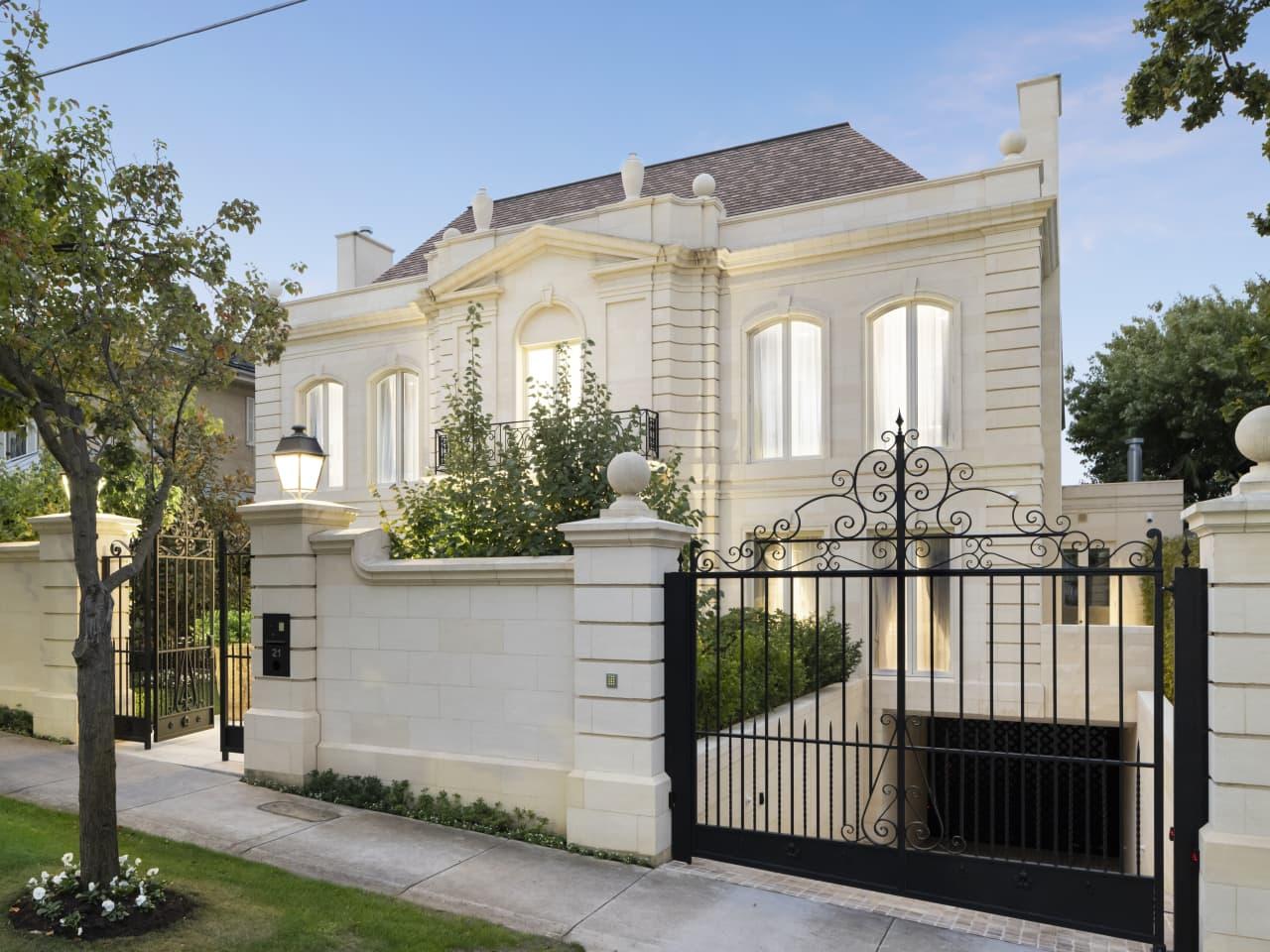 Love Livin' in Toorak VIC 3142: Your Complete Suburb Guide
